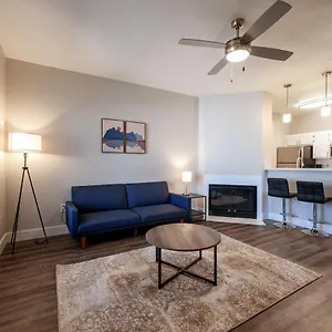 Chic Modern 1br At Lookout Mountain By Gia , Phoenix United States